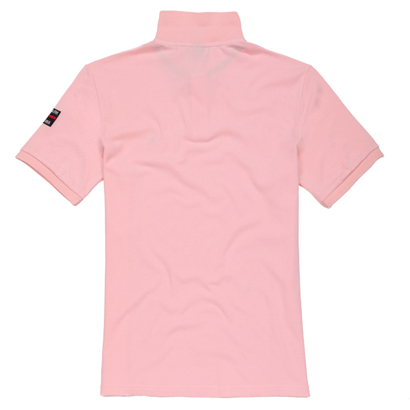 粉红色短袖T恤衫