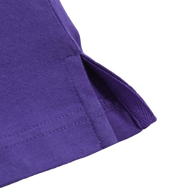 紫色POLO衫脚叉