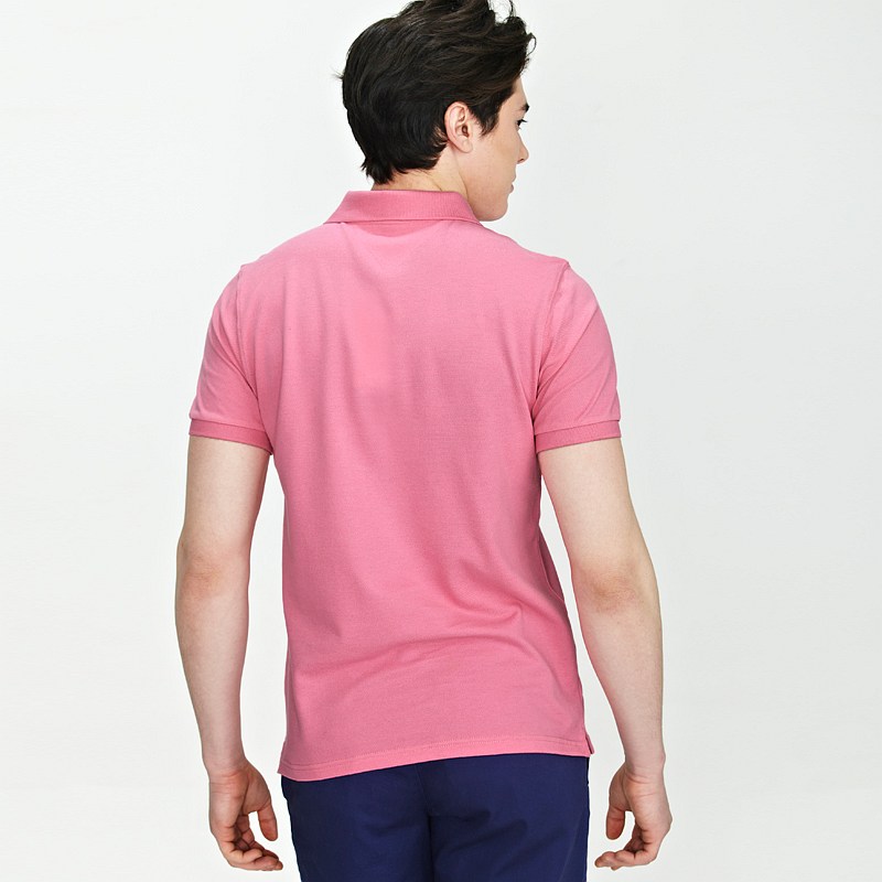 男士粉红色T恤衫
